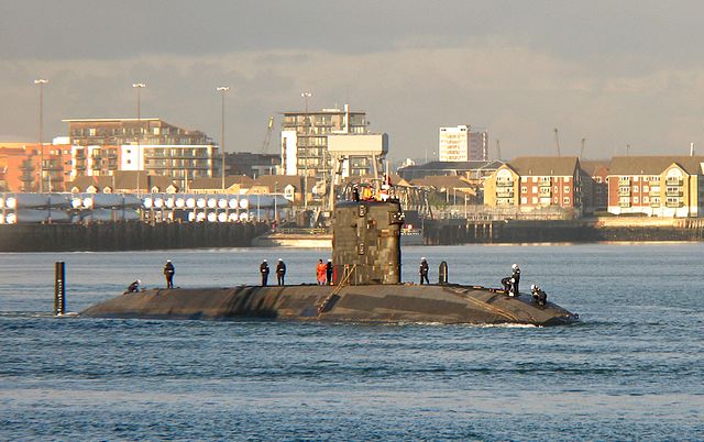 HMS_Trafalgar_SSN_2000s