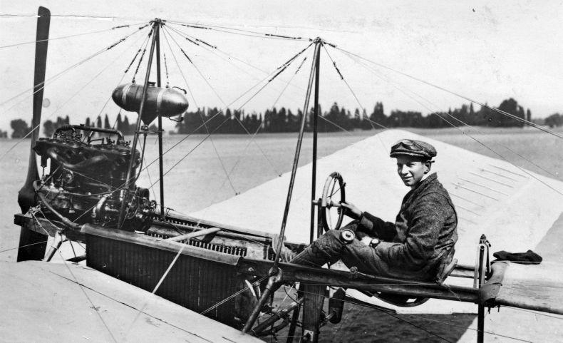 Anthony Fokker in his first Spin 1908