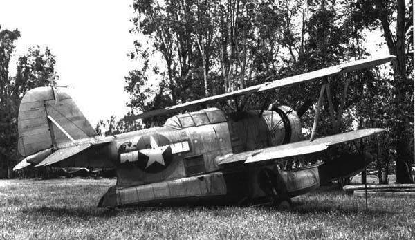 J2F-4_Surplus_at_Ontario_Chino_May_22_1946