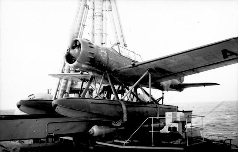 Bundesarchiv arado-196 Admiral Hipper