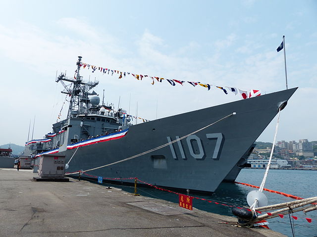 ROCN_Tzu_I_PFG-1107_Shipped_at_Keelung_Naval_Pier