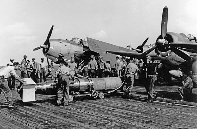 TBM_Avenger_with_Mark_13_torpedo_aboard_USS_Wasp_CV-18_13_October_1944-Formosa-battle