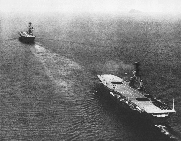 HMAS Sydney and USS Valley Forge in 1964