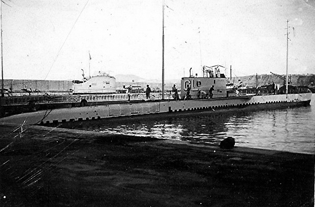 Caiman and Galatee (a 600 tonnes) at Oran, 1932
