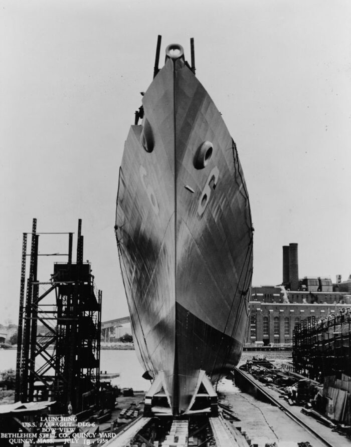 launching-USS_Farragut