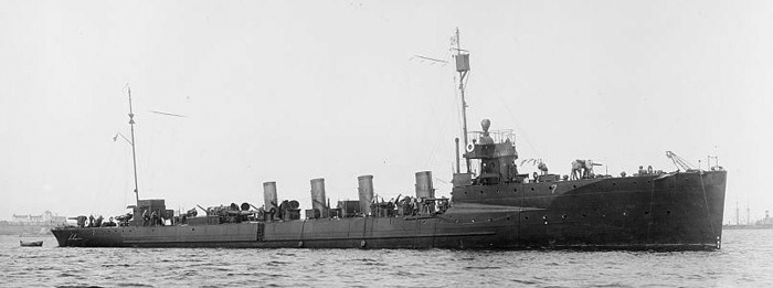 USS Preston in dark grey livery, 1910