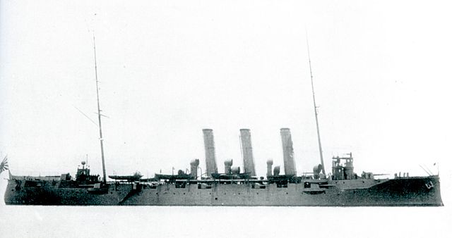 Japanese_cruiser_Tsushima_in_1905