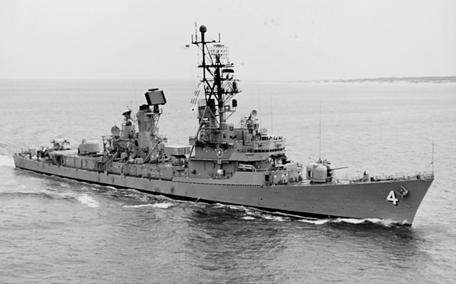 USS_Lawrence_DDG-4_underway_near_Cape_Henry_3_May_1973