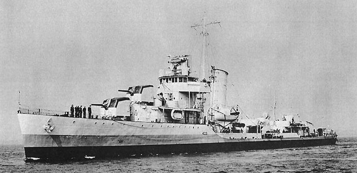 USS Trippe underway off Botson, 23 May 1941