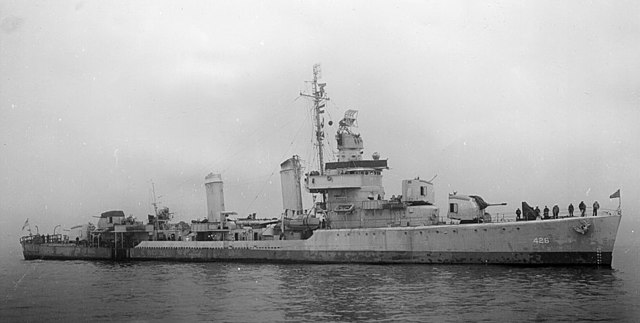 USS_Lansdale_DD-426_off_New_York_in_October_1943