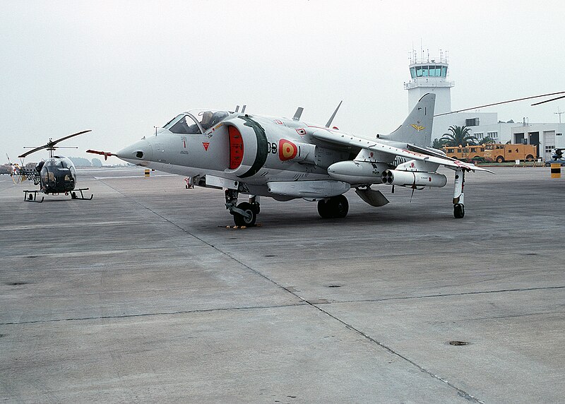 Harrier_AV-8S_Matador_Armada_1977