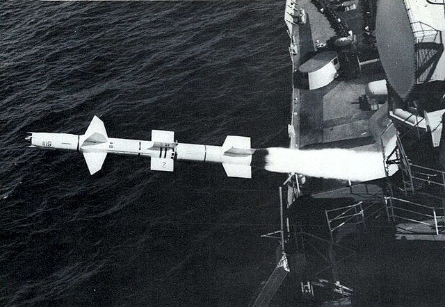 USS_Albany_CG-10_launches_a_RIM-8_Talos_missile_circa_1977