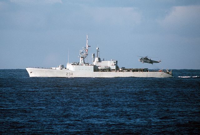 Sea King landing on HCMS Assiniboine in 1986