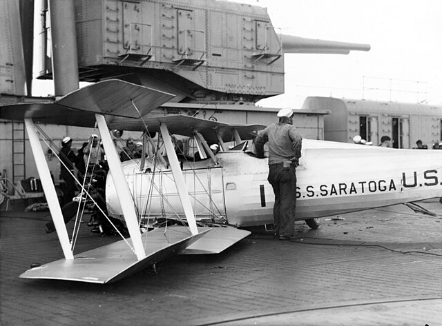 rashed_Vought_UO-1_aboard_USS_Saratoga_CV-3_18_May_1928_MainGunTurret