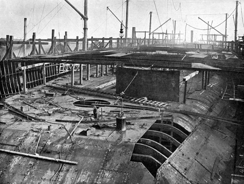 HMS_Dreadnought_1906_36_days_after_keel_laid