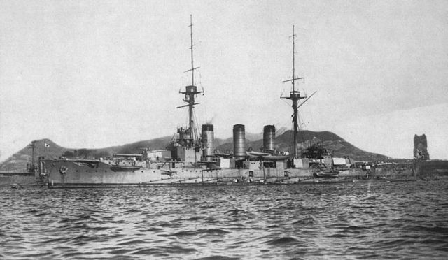 Japanese_cruiser_Ibuki_ca_1910