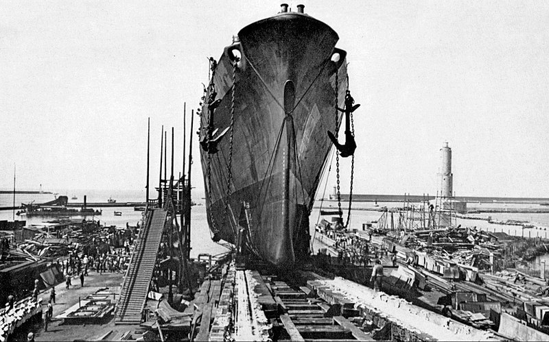 The launch of Attilio Regolo in 1939