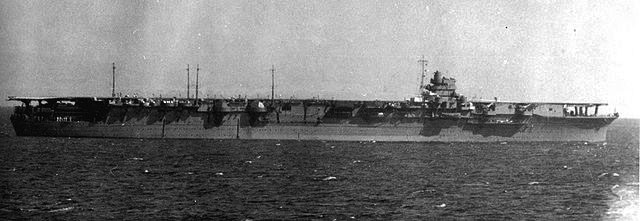 Japanese_aircraft_carrier_Zuikaku 1944