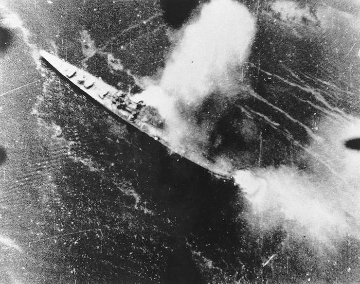 Chikuma under bombs