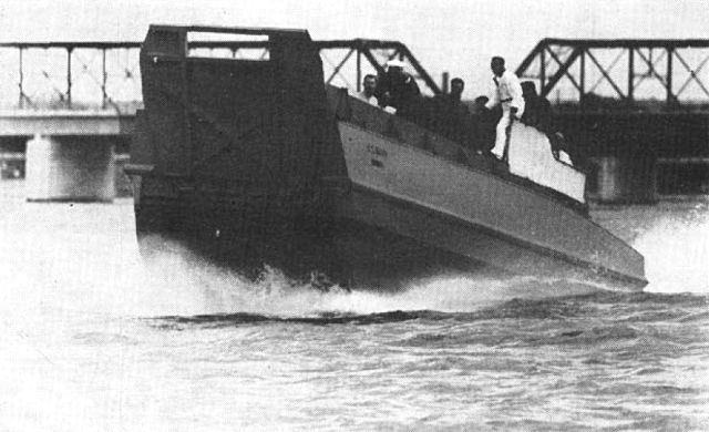 LCVP(K) hydrokeel landing craft tested c1961