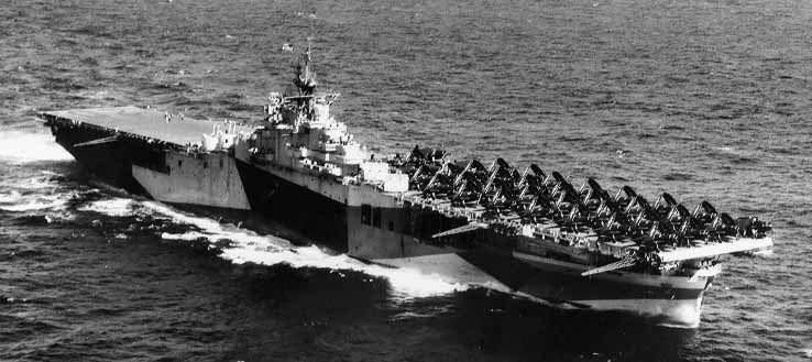 USS Bennington (CV-20) underway at sea 20 October 1944