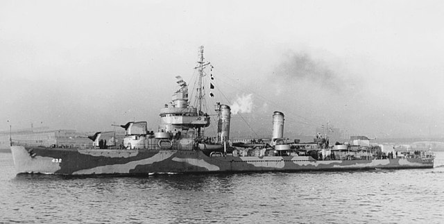 USS_Kearny_DD-432_underway_in_1942