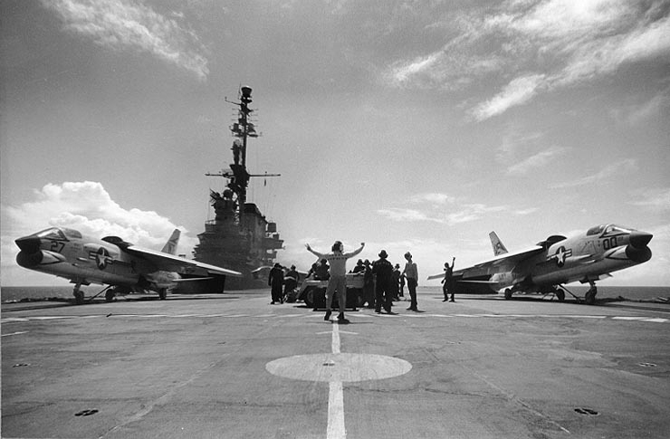 USS_Midway_launches_Vought_F-8_Crusaders_in_1963