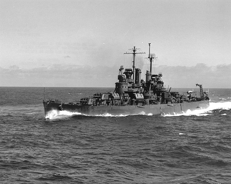 USS Mobile underway in the Pacific Ocean, October 1943