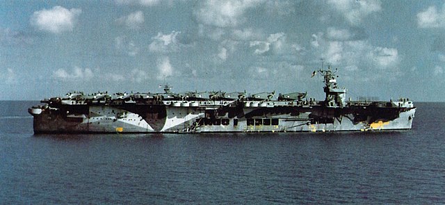 USS_Santee_October_1942