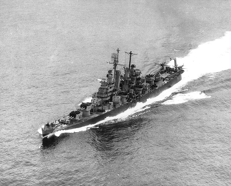 USS Vincennes underway in San Francisco Bay 29 August 1945