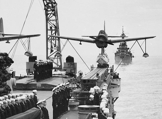 Units_of_the_British_fleet_escort_Augusta_carrying_Pdt_Truman_to_Potsdam