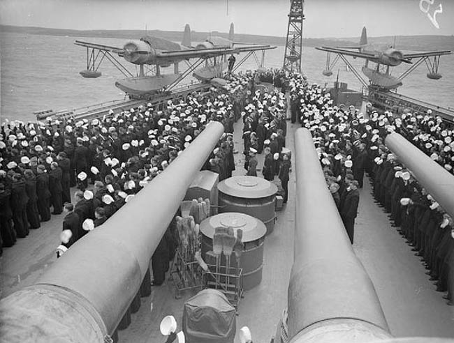 uss-washington-aft-ceremony-king-kingfisher